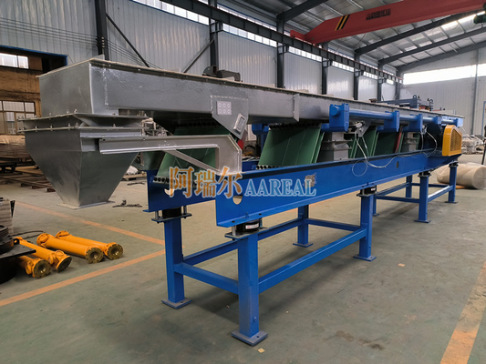 600mm*8000mm स्टेनलेस स्टील लीफ स्प्रिंग नमक ले जाने के लिए एक्सेन्ट्रिक वाइब्रेटरी कन्वेयर