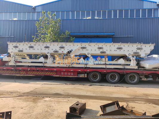 1.6 मीटर चौड़ाई 18.5 लंबा उच्च प्रदर्शन स्टेनलेस स्टील कच्चे चीनी के लिए असंतुलित कंपन कन्वेयर
